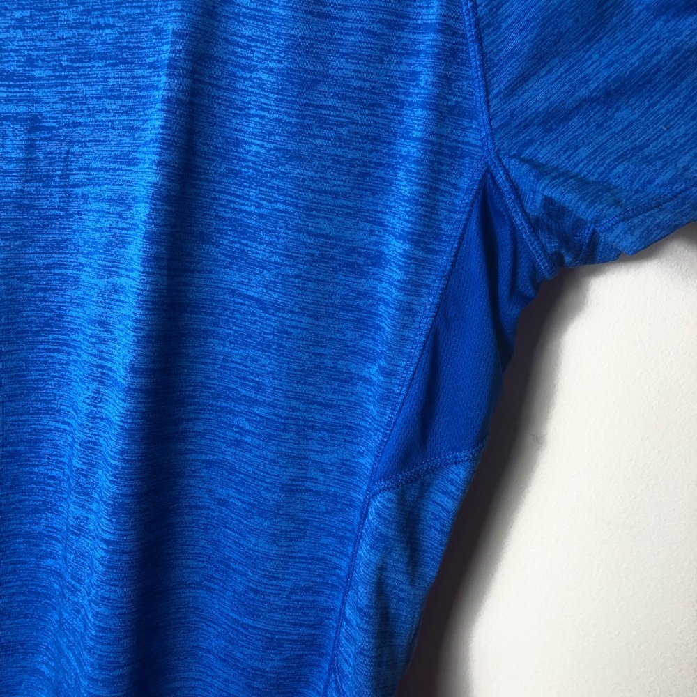 Danskin Now semi-fitted blue shirt - Picture 3 of 6